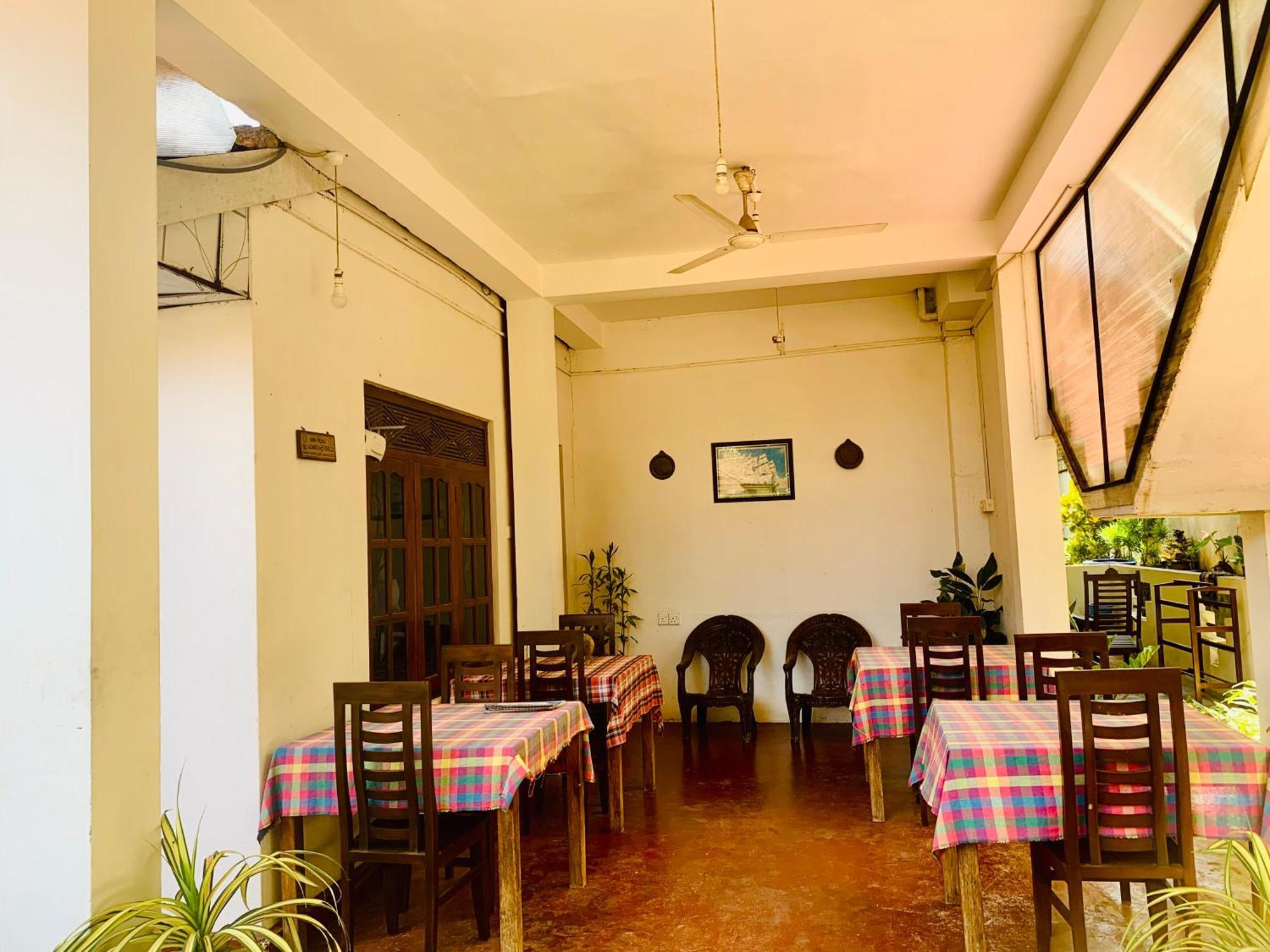 Deshan Homestay & Restaurant Tangalle Exterior foto